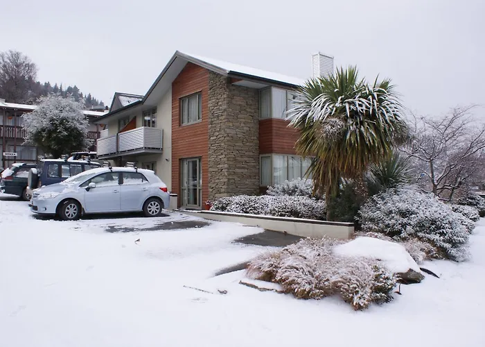 Queenstown Motel Apartments (Adults Only)