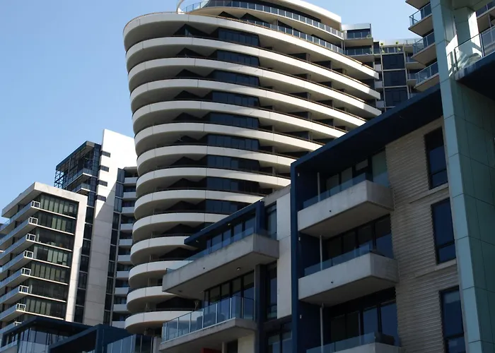 Acd Apartments Melbourne