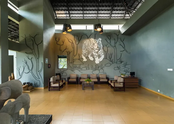 The Mountain Courtyard Thekkady Hotel