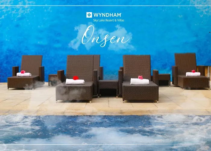 Wyndham Sky Lake Resort And Villas Hanoi