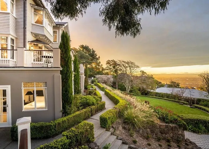 Hackthorne Gardens Luxury Accommodation Christchurch