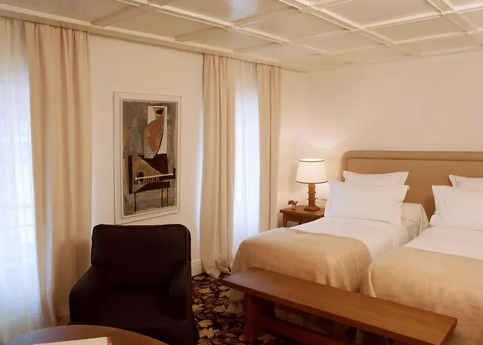 Chateau Voltaire Parijs