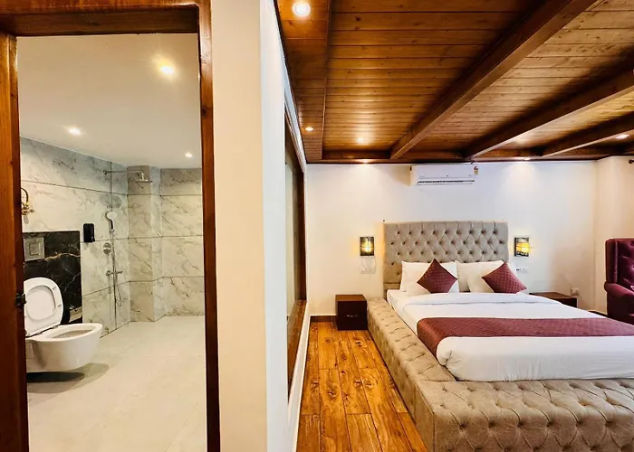 Asia Holidays Resort - With Swimming Pool And Centrally Ac Heated Rooms With Mountain View - On Road Property Kasol