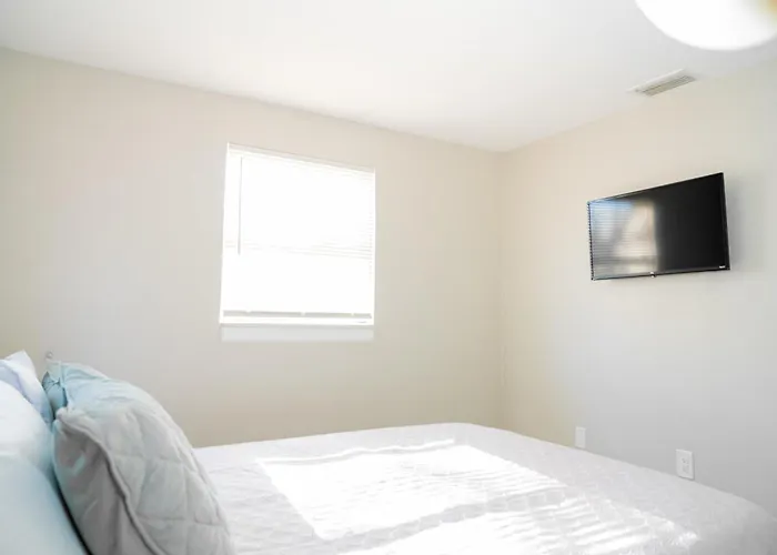 University Serenity Suites Tampa