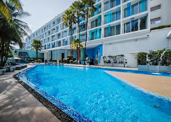 Hotel Baraquda Heeton Pattaya By Compass Hospitality