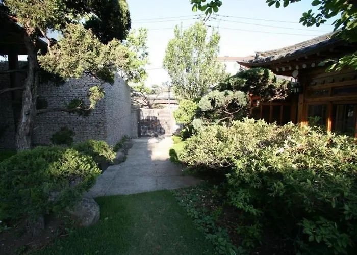 Bonum 1957 Hanok And Boutique Seoul