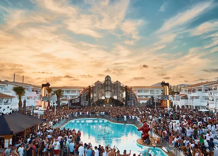 Ushuaia Ibiza Beach Hotel - Adults Only - Club Entrance Included Playa d'en Bossa