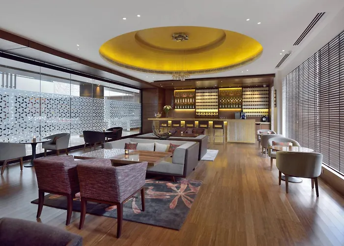 Courtyard By Marriott Raipur Hotel