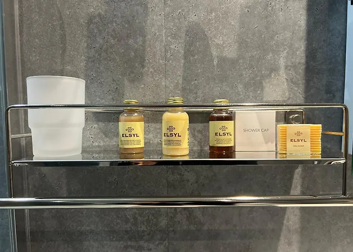 Lansdowne House With Private Car Park Hotel Llandudno