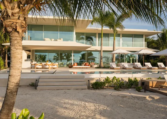 Beach Enclave Grace Bay