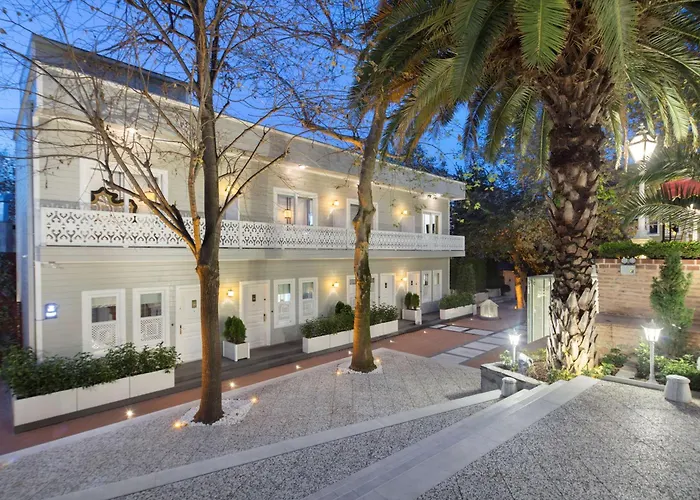 Hagia Sofia Mansions Istanbul, Curio Collection By Hilton Hotel