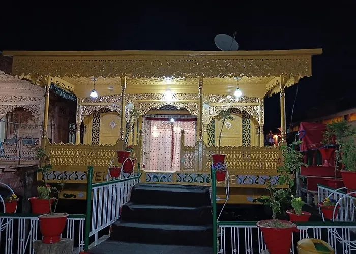 Heritage New Moon Premium Houseboat Srinagar 