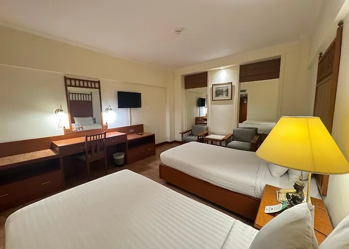 Bangkok Palace Hotel