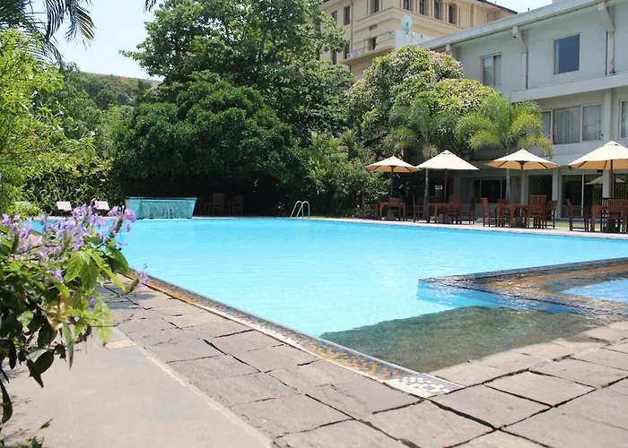 Ramada Colombo Hotel