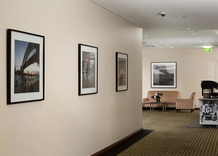 Rydges North Sydney Hotel