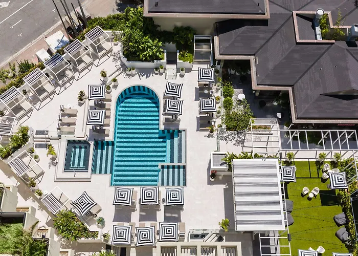 Qt Gold Coast Hotel
