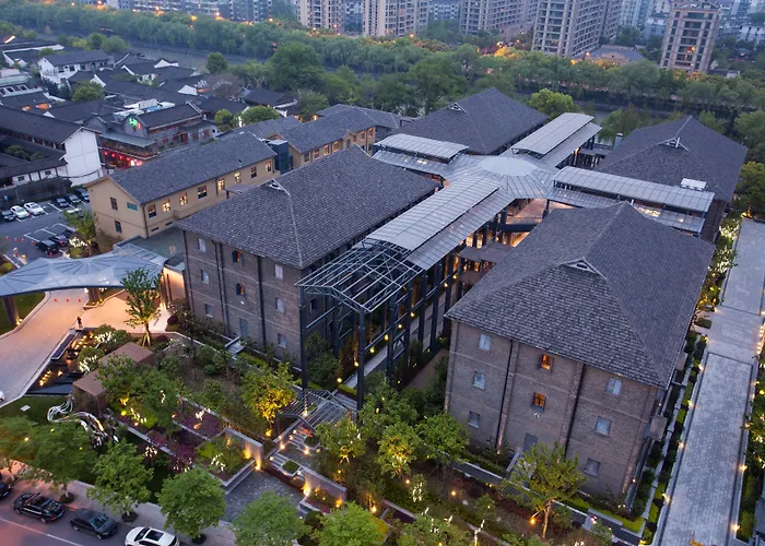 Cheery Dragon Canal Hotel Hangzhou - Intangible Cultural Heritage Hotel