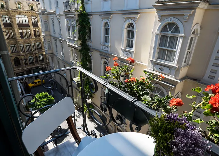 Pera Neuf Hotel Istanboel