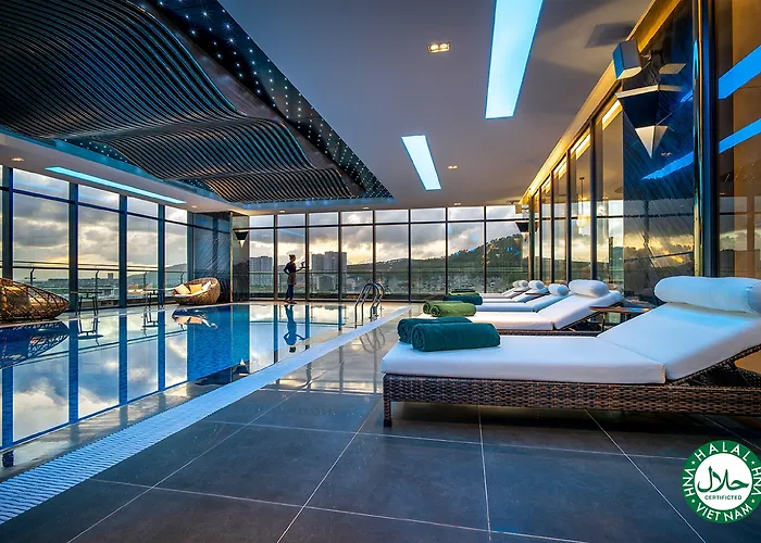 Delasea Ha Long Hotel - Modern Bayview Escape