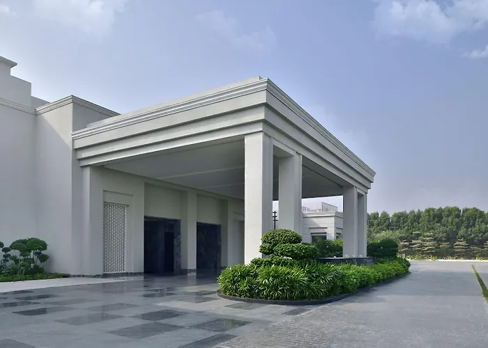 Courtyard By Marriott Gorakhpur Hotel