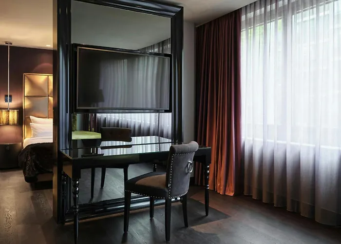 Roomers Frankfurt Central, Autograph Collection Frankfurt am Main