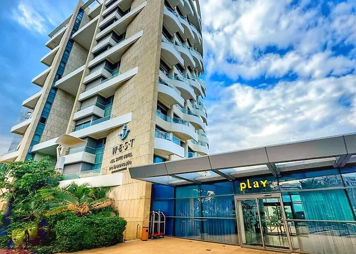 Play Hatzuk Beach Tel Aviv