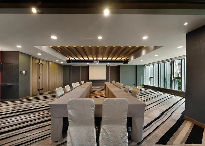 Rhombus Park Aura Chengdu Hotel