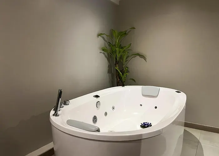 York Medellin, Curio Collection By Hilton Hotel