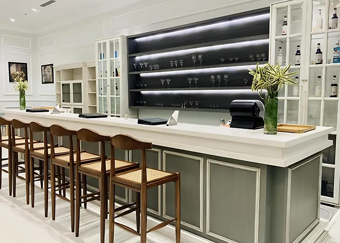 Hotel Regal Club And Resort Lucknow