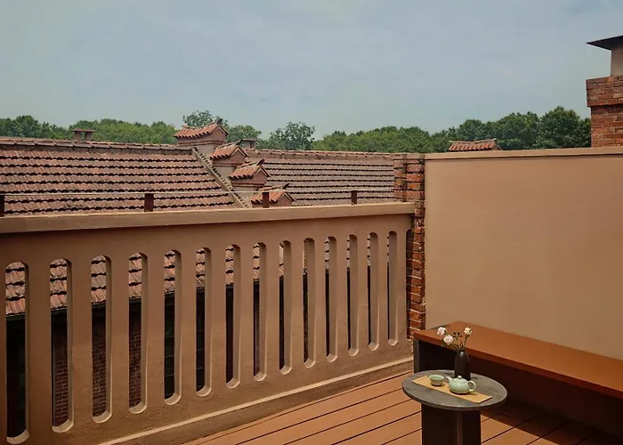 Capella Shanghai, Jian Ye Li