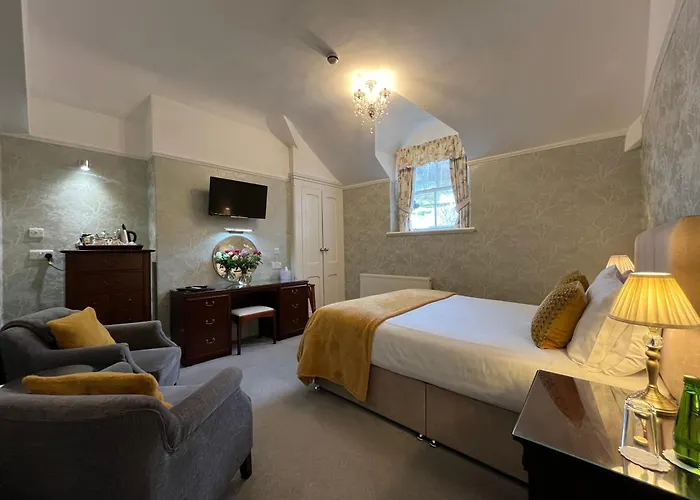 Bryn Derwen With Private Car Park Hotel Llandudno