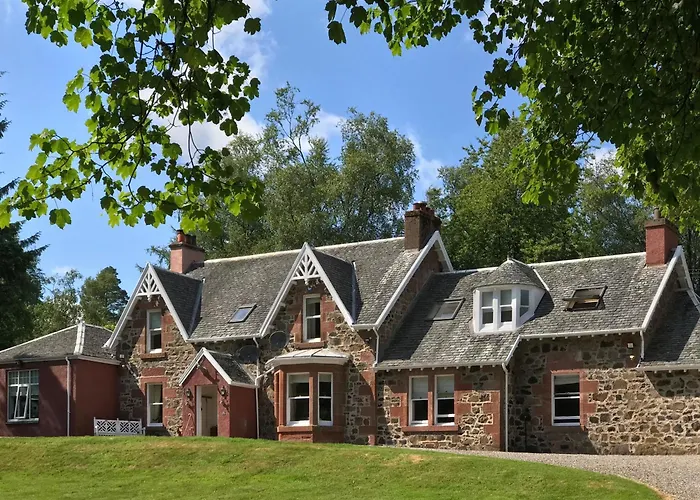 The West Highland Way Hotel And Campground Rooms And Pitches Glasgow