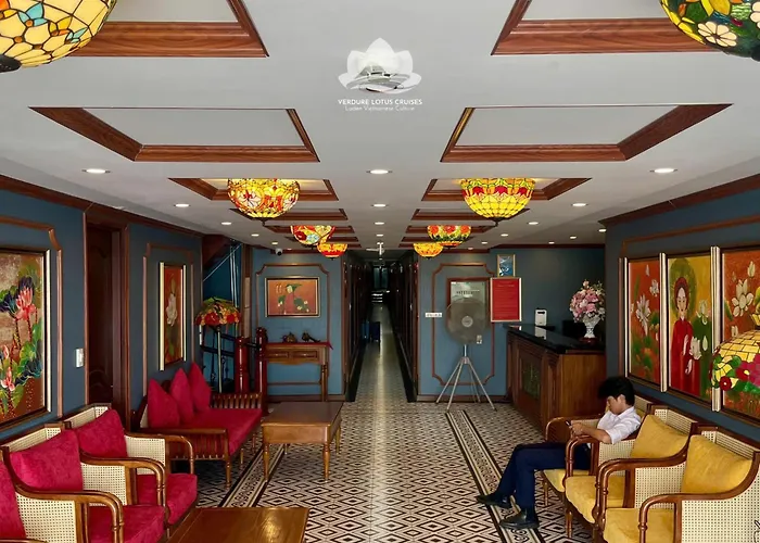 Verdure Lotus Grandeur Cruise On Ha Long Bay