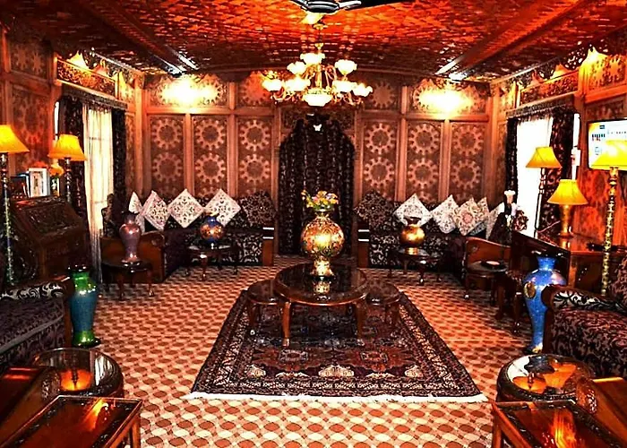 Swan Group Of Houseboats, Golden Dal Lake Srinagar 