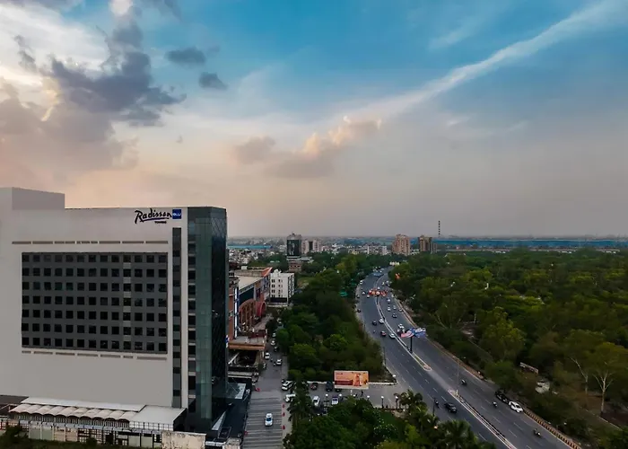 Radisson Blu Towers Kaushambi Delhi Ncr Hotel Ghaziabad