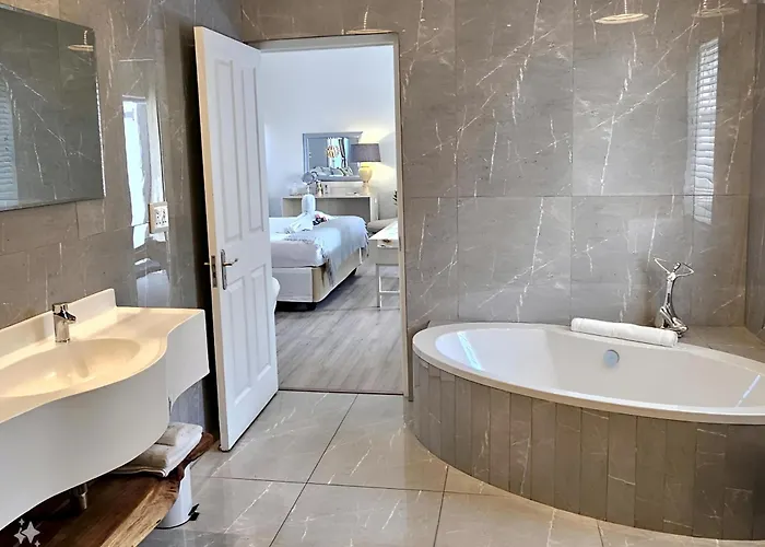 Fleur Du Soleil Luxury Guesthouse Franschhoek