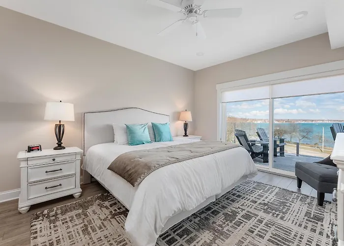 539 Bay Street Traverse City - Luxury Downtown Residences