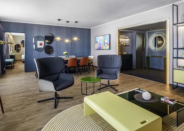 Pullman Santiago El Bosque Hotel