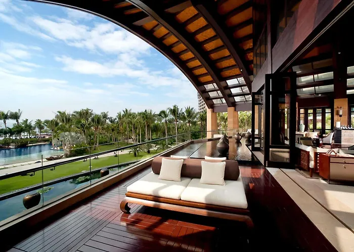 Pullman Oceanview Sanya Bay Resort & Spa