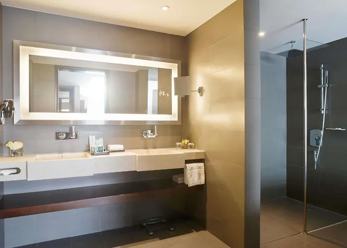 Novotel Yangon Max