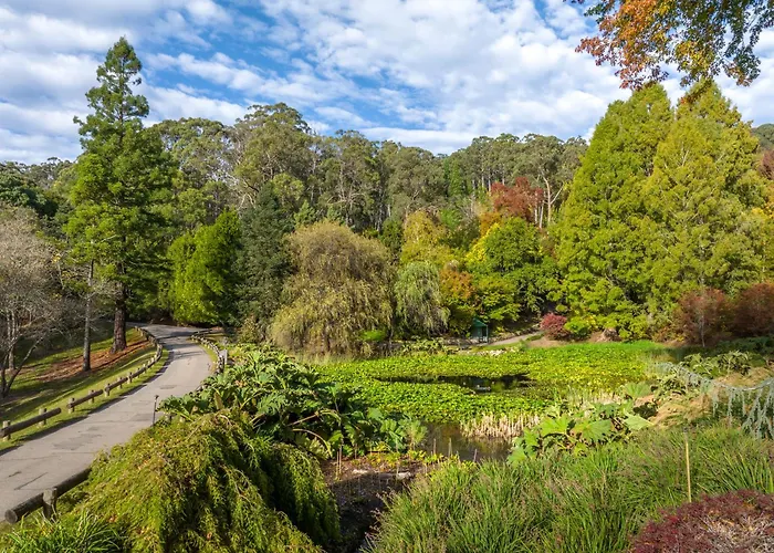 Mount Lofty House & Estate Adelaide Hills - Adults Retreat - Enjoy 21 Complimentary Inclusions Hotel