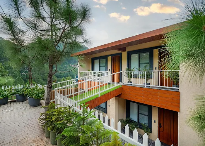 Jungle Lodge Resort & Spa Kasauli