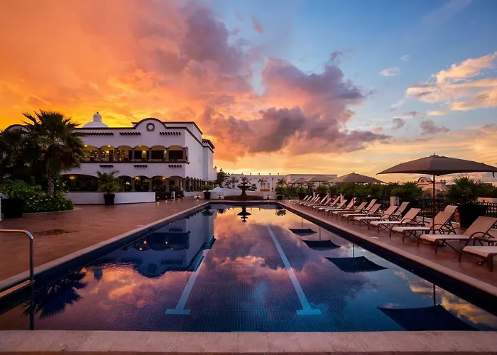 Holiday Inn Club Vacations Grand Residences All Inclusive Puerto Morelos